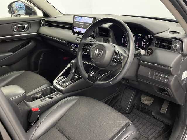 ホンダ ヴェゼル ハイブリッド e:HEV Z 栃木県 2021(令3)年 2.5万km クリスタルブラックパール 純正ナビ/（BT/CD/DVD/フルセグ/AM/FM）/バックカメラ/ホンダセンシング/衝突軽減システム/車線逸脱抑制機能/ブラインドスポットモニター/クリアランナソー/横滑り防止/レーダークルーズコントロール/先行車発進お知らせ/標識認識機能/ETC/ドライブレコーダー/前席シートヒーター/ステアリングヒーター/純正フロアマット/純正アルミホイール１８インチ/ISOFIX/プッシュスタート/スマートキー