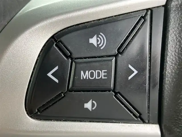 トヨタ ルーミー カスタムG 静岡県 2020(令2)年 4.5万km パールホワイトⅢ エンジンスタートボタン/スマートキー/スペアキー１本/パワーステアリング/パワーウィンドウ/オートエアコン/オートライト/オートマチックハイビーム/LEDヘッドライト/クルーズコントロール有/純正ETC2.0/純正フロアマット/純正アルミホイール/純正SDナビ（CD、DVD、BT、フルセグ）/コーナーセンサー前後/全方位カメラ/横滑り防止装置/衝突軽減システム/Wエアバック/D+N席シートヒーター/両側パワースライドドア/アイドリングスストップ/取扱説明書