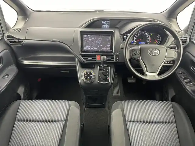 トヨタ ヴォクシー ZS 煌 埼玉県 2015(平27)年 6.4万km ブラッキッシュアゲハガラスフレーク 純正9インチSDナビ　NSZT-Y64T/(AM/FM/CD/DVD/TV/BT)/フリップダウンモニター V11T-R62C/両側パワースライドドア/バックカメラ/オートライト/LEDヘッドライト/ビルドインETC/プッシュスタート/スマートキー/純正16インチアルミホイール/純正フロアマット/ウォークスルー/ドアバイザー/電格ミラー