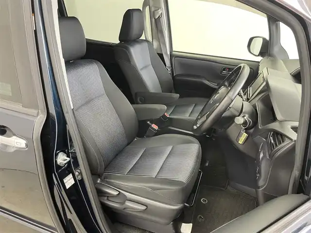 トヨタ ヴォクシー ZS 煌 埼玉県 2015(平27)年 6.4万km ブラッキッシュアゲハガラスフレーク 純正9インチSDナビ　NSZT-Y64T/(AM/FM/CD/DVD/TV/BT)/フリップダウンモニター V11T-R62C/両側パワースライドドア/バックカメラ/オートライト/LEDヘッドライト/ビルドインETC/プッシュスタート/スマートキー/純正16インチアルミホイール/純正フロアマット/ウォークスルー/ドアバイザー/電格ミラー