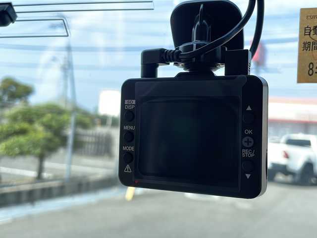 ダイハツ ムーヴ キャンバス ストライプス G 山口県 2023(令5)年 5万km シャイニングホワイトパール/サンドベージュメタリック 社外SDナビ　【KENWOOD】/フルセグTV/Bluetooth接続/DVD再生機能有/USB接続端子/バックカメラ/ドライブレコーダー/ETC/アイドリングストップ/衝突被害軽減システム/横滑り防止装置/プッシュスタート/スマートキー/スペアキーあり/両側パワースライドドア/スライドドアウェルカムボタン/電子パーキング/電動パーキングホールド機能/純正フロアマット/オートライト/LEDヘッドライト/純正LEDライト/純正スチールホイール/保証書/取扱説明書