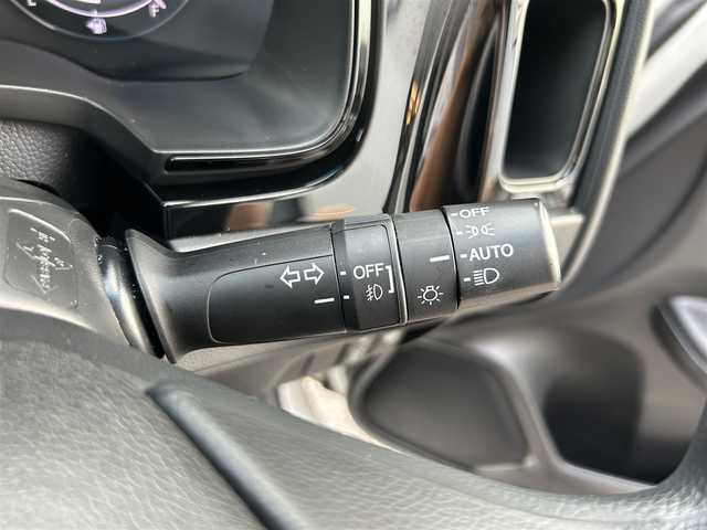 ホンダ シャトル G 鳥取県 2018(平30)年 4.2万km プラチナホワイトパール ４・W・D/純正ナビ/フルセグ/DVD/CD/BT/バックカメラ/コンフォートビューパッケージ/ビルトインETC/前方ドライブレコーダー/LEDヘットライト/フォグライト/社外15インチアルミホイール/プッシュエンジンスタート/アイドリングストップ/フロアマット