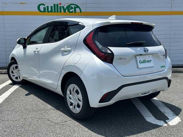 トヨタ アクア G 埼玉県 2024(令6)年 1.5万km プラチナホワイトパールマイカ ワンオーナー/フルセグテレビ/バックカメラ/クルーズコントロール/ドアバイザー/プッシュスタート/ETC/オートライト/コーナーセンサー/PS/PW/ベンチシート