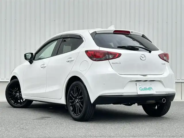 マツダ マツダ２ 15S ブラックトーンED 群馬県 2021(令3)年 4.3万km スノーフレイクホワイトパールマイカ スマートブレーキサポート/ディスプレイオーディオ/（CD/DVD/AUX/USB/BT）/全方位カメラ/フルセグTV/ETC2.0/レーダークルコン/前後コーナーセンサー/LEDヘッドライト/BSM/HUD/プッシュスタート/アイドリングストップ/純正フロアマット/純正AW/ステアリングスイッチ/ドアバイザー/保証書