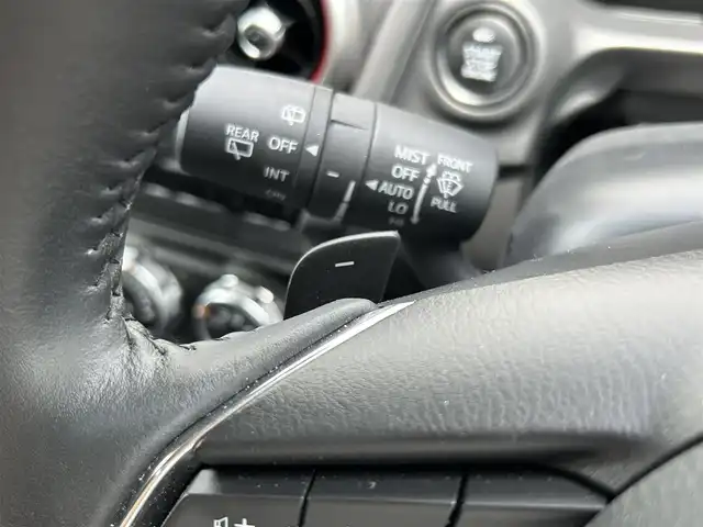 マツダ マツダ２ 15S ブラックトーンED 群馬県 2021(令3)年 4.3万km スノーフレイクホワイトパールマイカ スマートブレーキサポート/ディスプレイオーディオ/（CD/DVD/AUX/USB/BT）/全方位カメラ/フルセグTV/ETC2.0/レーダークルコン/前後コーナーセンサー/LEDヘッドライト/BSM/HUD/プッシュスタート/アイドリングストップ/純正フロアマット/純正AW/ステアリングスイッチ/ドアバイザー/保証書