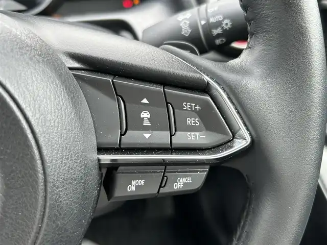 マツダ マツダ２ 15S ブラックトーンED 群馬県 2021(令3)年 4.3万km スノーフレイクホワイトパールマイカ スマートブレーキサポート/ディスプレイオーディオ/（CD/DVD/AUX/USB/BT）/全方位カメラ/フルセグTV/ETC2.0/レーダークルコン/前後コーナーセンサー/LEDヘッドライト/BSM/HUD/プッシュスタート/アイドリングストップ/純正フロアマット/純正AW/ステアリングスイッチ/ドアバイザー/保証書