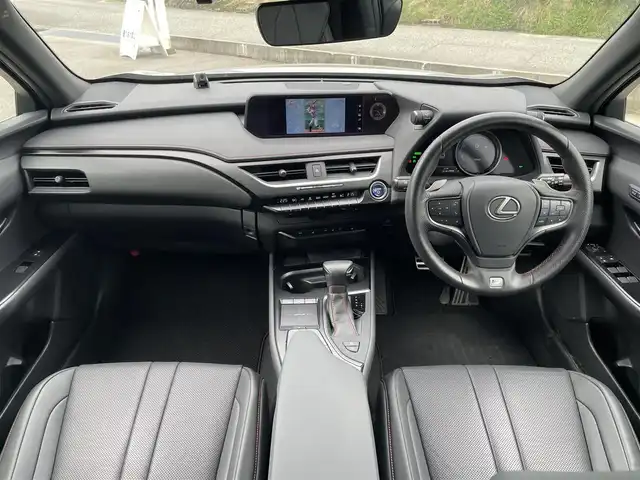 レクサス ＵＸ 250h Fスポーツ 富山県 2019(平31)年 3.4万km ソニックチタニウム 〇4WD/〇純正10.3インチナビ/〇フルセグTV/〇ハンズフリーパワーバックドア/〇バックカメラ/〇ビルトインETC2.0/〇ドライブレコーダー/〇全車速追従機能付レーダークルーズコントロール/〇コーナーセンサー/〇セーフティシステム＋/〇ブラインドスポットモニター/〇LEDヘッドランプ/〇LEDフロントフォグランプ/〇オートライト/〇オートマチックハイビーム/〇革巻きステアリング/〇ステアリングヒーター/〇パドルシフト/〇合皮シート/〇シートヒーター/パワーシート/〇スマートエントリー/〇スマートキー/カードキー/〇プッシュスタート/〇純正18インチアルミホイール/〇リアバンパー/〇禁煙車