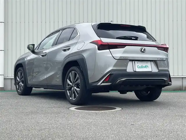 レクサス ＵＸ 250h Fスポーツ 富山県 2019(平31)年 3.4万km ソニックチタニウム 〇4WD/〇純正10.3インチナビ/〇フルセグTV/〇ハンズフリーパワーバックドア/〇バックカメラ/〇ビルトインETC2.0/〇ドライブレコーダー/〇全車速追従機能付レーダークルーズコントロール/〇コーナーセンサー/〇セーフティシステム＋/〇ブラインドスポットモニター/〇LEDヘッドランプ/〇LEDフロントフォグランプ/〇オートライト/〇オートマチックハイビーム/〇革巻きステアリング/〇ステアリングヒーター/〇パドルシフト/〇合皮シート/〇シートヒーター/パワーシート/〇スマートエントリー/〇スマートキー/カードキー/〇プッシュスタート/〇純正18インチアルミホイール/〇リアバンパー/〇禁煙車