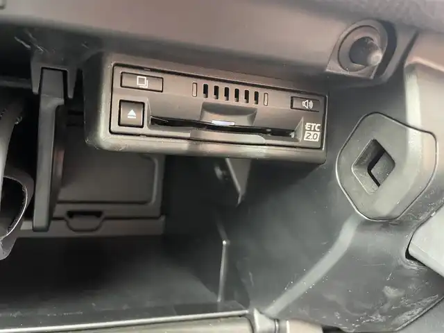 レクサス ＵＸ 250h Fスポーツ 富山県 2019(平31)年 3.4万km ソニックチタニウム 〇4WD/〇純正10.3インチナビ/〇フルセグTV/〇ハンズフリーパワーバックドア/〇バックカメラ/〇ビルトインETC2.0/〇ドライブレコーダー/〇全車速追従機能付レーダークルーズコントロール/〇コーナーセンサー/〇セーフティシステム＋/〇ブラインドスポットモニター/〇LEDヘッドランプ/〇LEDフロントフォグランプ/〇オートライト/〇オートマチックハイビーム/〇革巻きステアリング/〇ステアリングヒーター/〇パドルシフト/〇合皮シート/〇シートヒーター/パワーシート/〇スマートエントリー/〇スマートキー/カードキー/〇プッシュスタート/〇純正18インチアルミホイール/〇リアバンパー/〇禁煙車