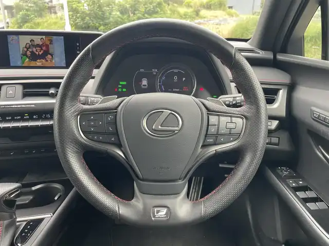 レクサス ＵＸ 250h Fスポーツ 富山県 2019(平31)年 3.4万km ソニックチタニウム 〇4WD/〇純正10.3インチナビ/〇フルセグTV/〇ハンズフリーパワーバックドア/〇バックカメラ/〇ビルトインETC2.0/〇ドライブレコーダー/〇全車速追従機能付レーダークルーズコントロール/〇コーナーセンサー/〇セーフティシステム＋/〇ブラインドスポットモニター/〇LEDヘッドランプ/〇LEDフロントフォグランプ/〇オートライト/〇オートマチックハイビーム/〇革巻きステアリング/〇ステアリングヒーター/〇パドルシフト/〇合皮シート/〇シートヒーター/パワーシート/〇スマートエントリー/〇スマートキー/カードキー/〇プッシュスタート/〇純正18インチアルミホイール/〇リアバンパー/〇禁煙車