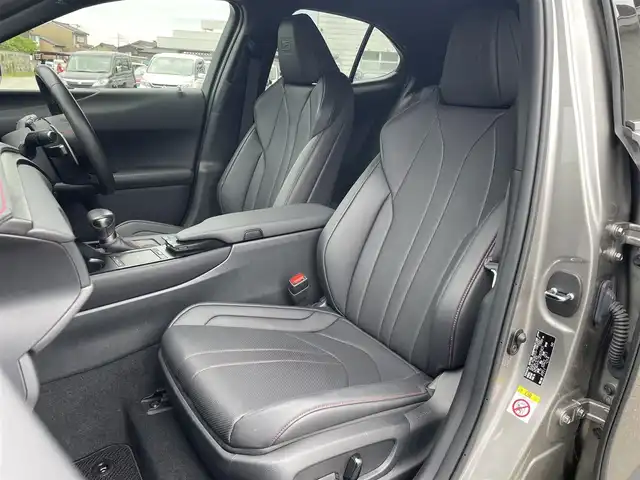 レクサス ＵＸ 250h Fスポーツ 富山県 2019(平31)年 3.4万km ソニックチタニウム 〇4WD/〇純正10.3インチナビ/〇フルセグTV/〇ハンズフリーパワーバックドア/〇バックカメラ/〇ビルトインETC2.0/〇ドライブレコーダー/〇全車速追従機能付レーダークルーズコントロール/〇コーナーセンサー/〇セーフティシステム＋/〇ブラインドスポットモニター/〇LEDヘッドランプ/〇LEDフロントフォグランプ/〇オートライト/〇オートマチックハイビーム/〇革巻きステアリング/〇ステアリングヒーター/〇パドルシフト/〇合皮シート/〇シートヒーター/パワーシート/〇スマートエントリー/〇スマートキー/カードキー/〇プッシュスタート/〇純正18インチアルミホイール/〇リアバンパー/〇禁煙車