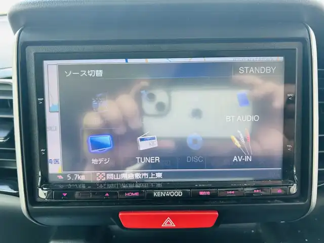 ホンダ Ｎ ＢＯＸ カスタム G Lパッケージ 岡山県 2015(平27)年 10.1万km プレミアムホワイトパールⅡ (株)IDOMが運営する【じしゃロン岡山店】の自社ローン専用車両です。こちらは現金またはオートローンご利用時の価格です。 自社ローンご希望の方は別途その旨お申し付け下さい/・社外ナビゲーション/・バックカメラ/・片側電動スライドドア/・ＥＴＣ