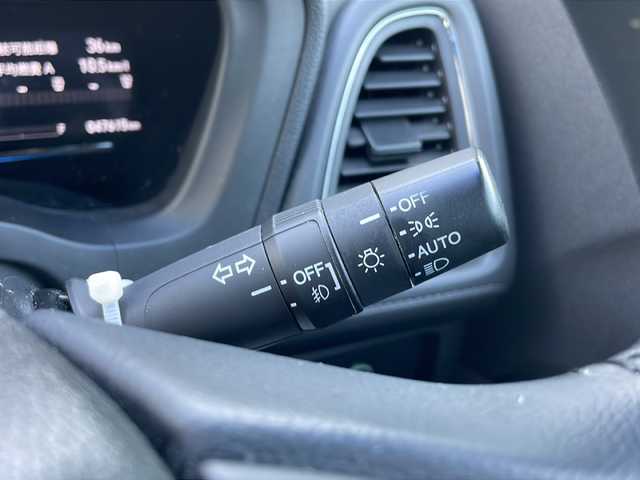 ホンダ ヴェゼル X ホンダセンシング 富山県 2018(平30)年 4.8万km プラチナホワイトパール 4WD/ホンダセンシング/レーダークルーズコントロール/レーンキープアシスト/クリアランスソナー/純正メモリーナビ/フルセグ/バックカメラ/ビルトインETC/前席シートヒーター/LEDヘッドライト
