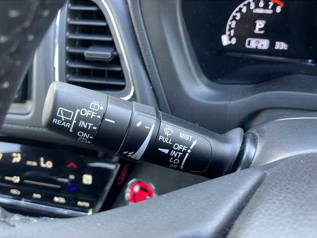 ホンダ ヴェゼル X ホンダセンシング 富山県 2018(平30)年 4.8万km プラチナホワイトパール 4WD/ホンダセンシング/レーダークルーズコントロール/レーンキープアシスト/クリアランスソナー/純正メモリーナビ/フルセグ/バックカメラ/ビルトインETC/前席シートヒーター/LEDヘッドライト