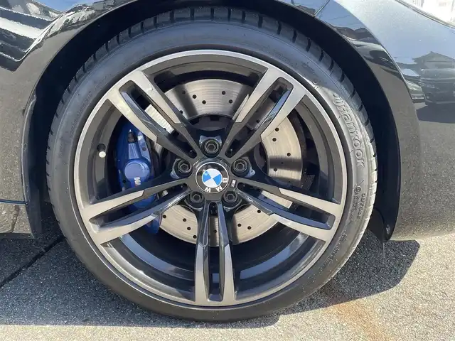 ＢＭＷ Ｍ２ 愛知県 2017(平29)年 9万km サファイアブラックP 6速MT/純正ナビ/BT/ハーマンカードンサウンドシステム/バックカメラ/ETC/インテリジェントセーフティ/クルーズコントロール/レザーシート/パワーシート（D席メモリー付き）/前席シートヒーター /純正19インチAW/取説、保証書