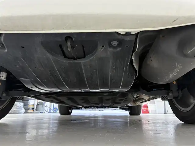 ホンダ ヴェゼル ハイブリッド Z ホンダセンシング 滋賀県 2020(令2)年 6.7万km プラチナホワイトパール 純正8インチナビ/(Bluetooth/CD/DVD/USB/フルセグTV)/バックカメラ/レーダークルーズコントロール/ETC/ステアリングスイッチ/シートヒーター/ハーフレザーシート/純正１７インチアルミホイール/オートライト/LEDヘッドライト/スマートキー