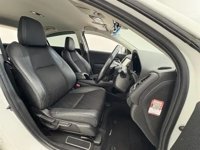 ホンダ ヴェゼル ハイブリッド Z ホンダセンシング 滋賀県 2020(令2)年 6.7万km プラチナホワイトパール 純正8インチナビ/(Bluetooth/CD/DVD/USB/フルセグTV)/バックカメラ/レーダークルーズコントロール/ETC/ステアリングスイッチ/シートヒーター/ハーフレザーシート/純正１７インチアルミホイール/オートライト/LEDヘッドライト/スマートキー