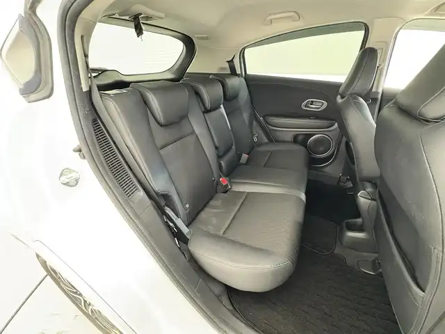 ホンダ ヴェゼル ハイブリッド Z ホンダセンシング 滋賀県 2020(令2)年 6.7万km プラチナホワイトパール 純正8インチナビ/(Bluetooth/CD/DVD/USB/フルセグTV)/バックカメラ/レーダークルーズコントロール/ETC/ステアリングスイッチ/シートヒーター/ハーフレザーシート/純正１７インチアルミホイール/オートライト/LEDヘッドライト/スマートキー