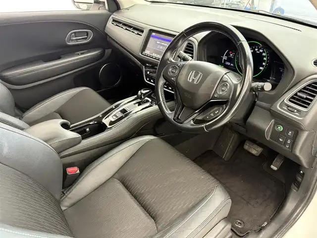 ホンダ ヴェゼル ハイブリッド Z ホンダセンシング 滋賀県 2020(令2)年 6.7万km プラチナホワイトパール 純正8インチナビ/(Bluetooth/CD/DVD/USB/フルセグTV)/バックカメラ/レーダークルーズコントロール/ETC/ステアリングスイッチ/シートヒーター/ハーフレザーシート/純正１７インチアルミホイール/オートライト/LEDヘッドライト/スマートキー