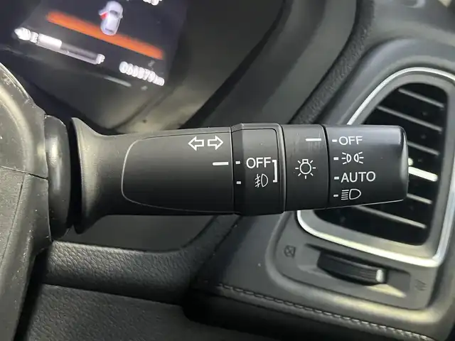 ホンダ ヴェゼル ハイブリッド Z ホンダセンシング 滋賀県 2020(令2)年 6.7万km プラチナホワイトパール 純正8インチナビ/(Bluetooth/CD/DVD/USB/フルセグTV)/バックカメラ/レーダークルーズコントロール/ETC/ステアリングスイッチ/シートヒーター/ハーフレザーシート/純正１７インチアルミホイール/オートライト/LEDヘッドライト/スマートキー