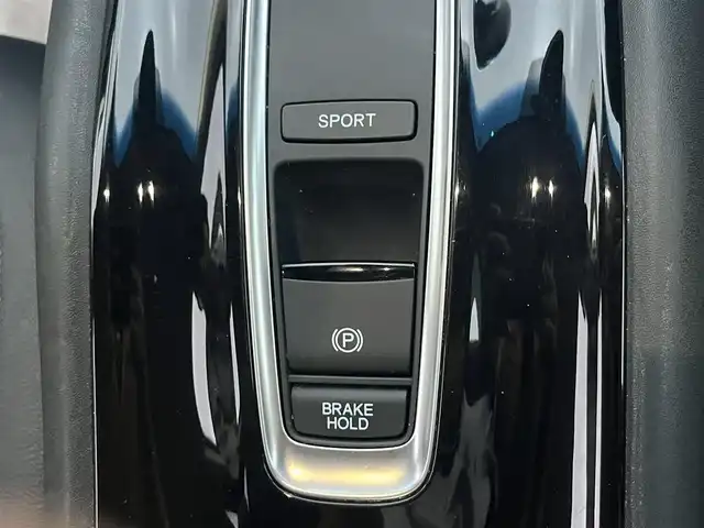 ホンダ ヴェゼル ハイブリッド Z ホンダセンシング 滋賀県 2020(令2)年 6.7万km プラチナホワイトパール 純正8インチナビ/(Bluetooth/CD/DVD/USB/フルセグTV)/バックカメラ/レーダークルーズコントロール/ETC/ステアリングスイッチ/シートヒーター/ハーフレザーシート/純正１７インチアルミホイール/オートライト/LEDヘッドライト/スマートキー