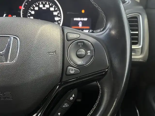 ホンダ ヴェゼル ハイブリッド Z ホンダセンシング 滋賀県 2020(令2)年 6.7万km プラチナホワイトパール 純正8インチナビ/(Bluetooth/CD/DVD/USB/フルセグTV)/バックカメラ/レーダークルーズコントロール/ETC/ステアリングスイッチ/シートヒーター/ハーフレザーシート/純正１７インチアルミホイール/オートライト/LEDヘッドライト/スマートキー