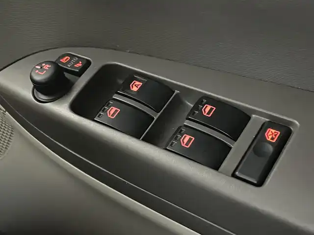 ダイハツ タント X SA Ⅲ 滋賀県 2017(平29)年 6.2万km ブラックマイカメタリック 純正ナビ/(Bluetooth/フルセグ/CD/DVD)/スマートアシストIII/・衝突軽減ブレーキ/・先行車発進告知/・レーンキープアシスト/・Autoハイビーム/LEDオートライト/片側電動スライドドア/アイドリングストップ/D席シートヒーター/バックカメラ/純正フロアマット/ドアバイザー/ETC/USB