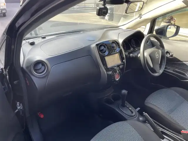 日産 ノート X エアロスタイル 滋賀県 2015(平27)年 7万km スーパーブラック 社外ナビ/（CD/DVD/フルセグTV）/前方ドライブレコーダー/純正フルエアロ/ＬＥＤヘッドライト/電動格納ミラー/レーンキープアシスト/スマートキー/ＥＴＣ/衝突軽減システム/純正フロアマット/純正アルミホイール