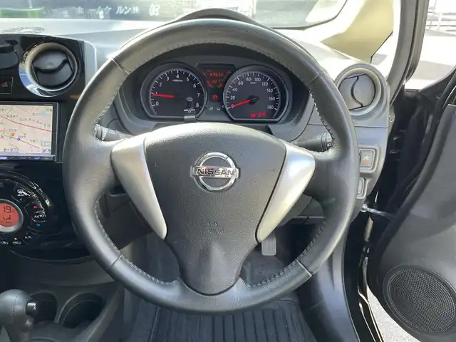 日産 ノート X エアロスタイル 滋賀県 2015(平27)年 7万km スーパーブラック 社外ナビ/（CD/DVD/フルセグTV）/前方ドライブレコーダー/純正フルエアロ/ＬＥＤヘッドライト/電動格納ミラー/レーンキープアシスト/スマートキー/ＥＴＣ/衝突軽減システム/純正フロアマット/純正アルミホイール