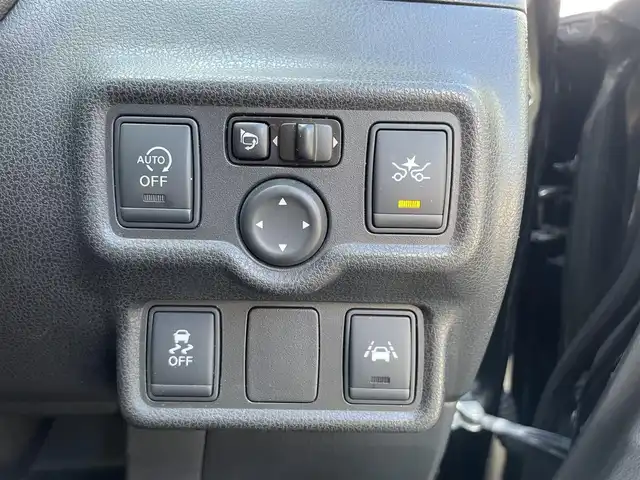 日産 ノート X エアロスタイル 滋賀県 2015(平27)年 7万km スーパーブラック 社外ナビ/（CD/DVD/フルセグTV）/前方ドライブレコーダー/純正フルエアロ/ＬＥＤヘッドライト/電動格納ミラー/レーンキープアシスト/スマートキー/ＥＴＣ/衝突軽減システム/純正フロアマット/純正アルミホイール