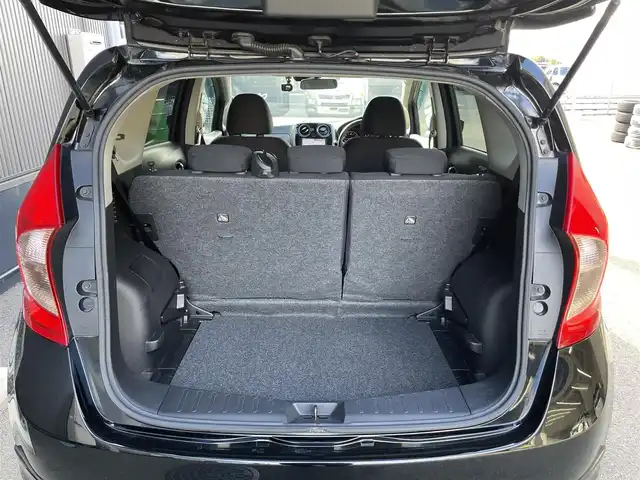 日産 ノート X エアロスタイル 滋賀県 2015(平27)年 7万km スーパーブラック 社外ナビ/（CD/DVD/フルセグTV）/前方ドライブレコーダー/純正フルエアロ/ＬＥＤヘッドライト/電動格納ミラー/レーンキープアシスト/スマートキー/ＥＴＣ/衝突軽減システム/純正フロアマット/純正アルミホイール