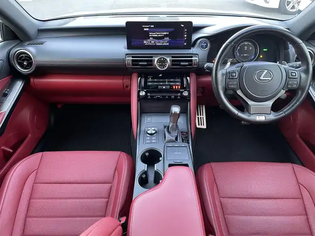 レクサス ＩＳ 300h Fスポーツ 静岡県 2021(令3)年 7万km ホワイトノーヴァガラスフレーク ワンオーナー/純正ナビ/・フルセグTV/・Bluetooth接続/・DVD再生/・USB入力端子/レーダークルーズコントロール/BSM/PKSA/PKSB/プリクラッシュセーフティー/電動パーキングブレーキ/オートブレーキホールド/バックカメラ/前席パワーシート/前席シートヒーター/ステアリングヒーター/ビルトインETC2.0/ドラレコ/LEDオートライト/オートハイビーム/純正19インチアルミホイール/取扱説明書/保証書