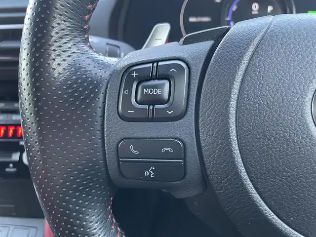 レクサス ＩＳ 300h Fスポーツ 静岡県 2021(令3)年 7万km ホワイトノーヴァガラスフレーク ワンオーナー/純正ナビ/・フルセグTV/・Bluetooth接続/・DVD再生/・USB入力端子/レーダークルーズコントロール/BSM/PKSA/PKSB/プリクラッシュセーフティー/電動パーキングブレーキ/オートブレーキホールド/バックカメラ/前席パワーシート/前席シートヒーター/ステアリングヒーター/ビルトインETC2.0/ドラレコ/LEDオートライト/オートハイビーム/純正19インチアルミホイール/取扱説明書/保証書