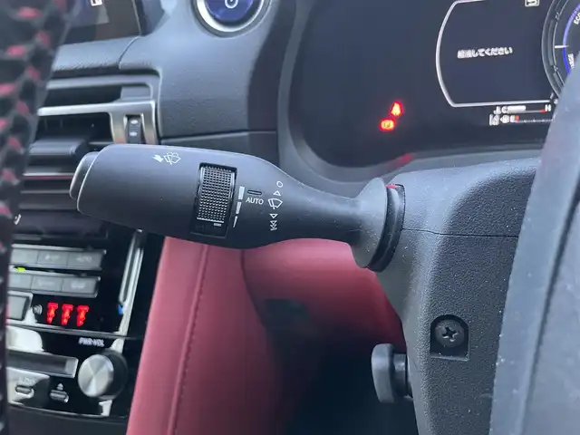 レクサス ＩＳ 300h Fスポーツ 静岡県 2021(令3)年 7万km ホワイトノーヴァガラスフレーク ワンオーナー/純正ナビ/・フルセグTV/・Bluetooth接続/・DVD再生/・USB入力端子/レーダークルーズコントロール/BSM/PKSA/PKSB/プリクラッシュセーフティー/電動パーキングブレーキ/オートブレーキホールド/バックカメラ/前席パワーシート/前席シートヒーター/ステアリングヒーター/ビルトインETC2.0/ドラレコ/LEDオートライト/オートハイビーム/純正19インチアルミホイール/取扱説明書/保証書