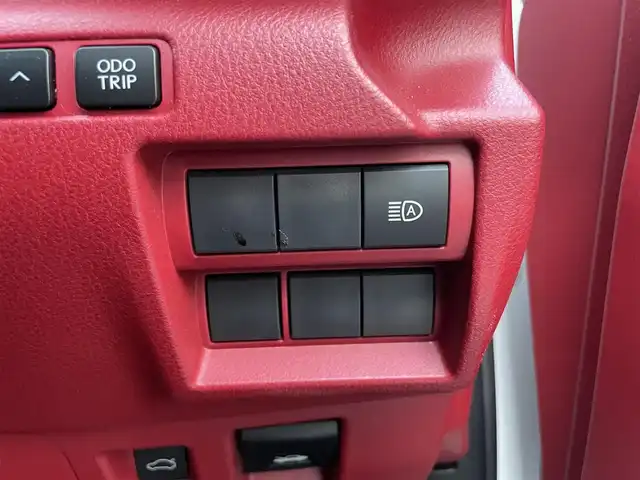 レクサス ＩＳ 300h Fスポーツ 静岡県 2021(令3)年 7万km ホワイトノーヴァガラスフレーク ワンオーナー/純正ナビ/・フルセグTV/・Bluetooth接続/・DVD再生/・USB入力端子/レーダークルーズコントロール/BSM/PKSA/PKSB/プリクラッシュセーフティー/電動パーキングブレーキ/オートブレーキホールド/バックカメラ/前席パワーシート/前席シートヒーター/ステアリングヒーター/ビルトインETC2.0/ドラレコ/LEDオートライト/オートハイビーム/純正19インチアルミホイール/取扱説明書/保証書