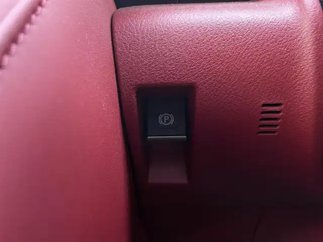 レクサス ＩＳ 300h Fスポーツ 静岡県 2021(令3)年 7万km ホワイトノーヴァガラスフレーク ワンオーナー/純正ナビ/・フルセグTV/・Bluetooth接続/・DVD再生/・USB入力端子/レーダークルーズコントロール/BSM/PKSA/PKSB/プリクラッシュセーフティー/電動パーキングブレーキ/オートブレーキホールド/バックカメラ/前席パワーシート/前席シートヒーター/ステアリングヒーター/ビルトインETC2.0/ドラレコ/LEDオートライト/オートハイビーム/純正19インチアルミホイール/取扱説明書/保証書