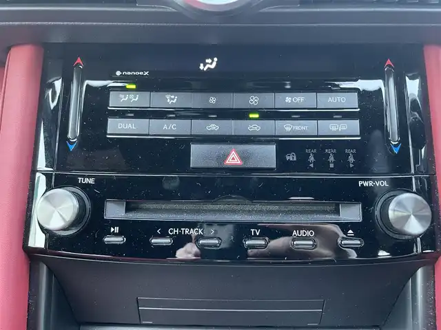 レクサス ＩＳ 300h Fスポーツ 静岡県 2021(令3)年 7万km ホワイトノーヴァガラスフレーク ワンオーナー/純正ナビ/・フルセグTV/・Bluetooth接続/・DVD再生/・USB入力端子/レーダークルーズコントロール/BSM/PKSA/PKSB/プリクラッシュセーフティー/電動パーキングブレーキ/オートブレーキホールド/バックカメラ/前席パワーシート/前席シートヒーター/ステアリングヒーター/ビルトインETC2.0/ドラレコ/LEDオートライト/オートハイビーム/純正19インチアルミホイール/取扱説明書/保証書