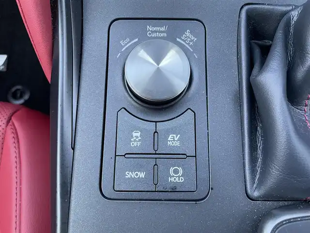 レクサス ＩＳ 300h Fスポーツ 静岡県 2021(令3)年 7万km ホワイトノーヴァガラスフレーク ワンオーナー/純正ナビ/・フルセグTV/・Bluetooth接続/・DVD再生/・USB入力端子/レーダークルーズコントロール/BSM/PKSA/PKSB/プリクラッシュセーフティー/電動パーキングブレーキ/オートブレーキホールド/バックカメラ/前席パワーシート/前席シートヒーター/ステアリングヒーター/ビルトインETC2.0/ドラレコ/LEDオートライト/オートハイビーム/純正19インチアルミホイール/取扱説明書/保証書