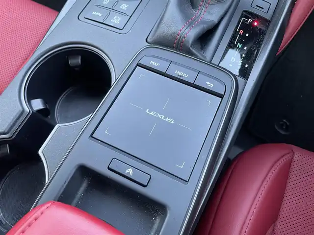 レクサス ＩＳ 300h Fスポーツ 静岡県 2021(令3)年 7万km ホワイトノーヴァガラスフレーク ワンオーナー/純正ナビ/・フルセグTV/・Bluetooth接続/・DVD再生/・USB入力端子/レーダークルーズコントロール/BSM/PKSA/PKSB/プリクラッシュセーフティー/電動パーキングブレーキ/オートブレーキホールド/バックカメラ/前席パワーシート/前席シートヒーター/ステアリングヒーター/ビルトインETC2.0/ドラレコ/LEDオートライト/オートハイビーム/純正19インチアルミホイール/取扱説明書/保証書