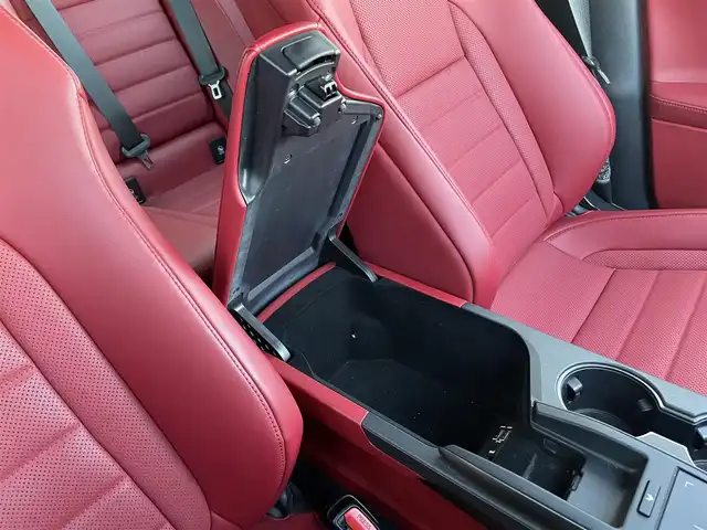 レクサス ＩＳ 300h Fスポーツ 静岡県 2021(令3)年 7万km ホワイトノーヴァガラスフレーク ワンオーナー/純正ナビ/・フルセグTV/・Bluetooth接続/・DVD再生/・USB入力端子/レーダークルーズコントロール/BSM/PKSA/PKSB/プリクラッシュセーフティー/電動パーキングブレーキ/オートブレーキホールド/バックカメラ/前席パワーシート/前席シートヒーター/ステアリングヒーター/ビルトインETC2.0/ドラレコ/LEDオートライト/オートハイビーム/純正19インチアルミホイール/取扱説明書/保証書