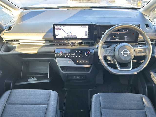 日産 セレナ ハイウェイスター V 山形県 2023(令5)年 2.7万km プリズムホワイト 禁煙車/４WD/プロパイロット/ブラインドスポットモニター/横滑り防止装置/レーンキープアシスト/全方位カメラ/デジタルインナーミラー/オートマチックハイビーム/純正ナビ/（Bluetooth/フルセグ/AM/FM/AppleCarPlay)/フリップダウンモニター/置くだけ充電/アイドリングストップ/ステアリングスイッチ/パドルシフト/ステアリングヒーター/両側パワースライドドア/前席・２列目シートヒーター/ETC2.0/電動格納ミラー/ドアバイザー/純正アルミホイール