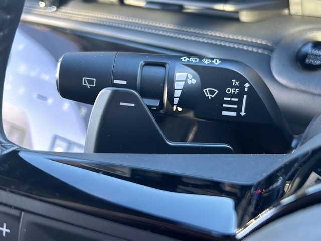 日産 セレナ ハイウェイスター V 山形県 2023(令5)年 2.7万km プリズムホワイト 禁煙車/４WD/プロパイロット/ブラインドスポットモニター/横滑り防止装置/レーンキープアシスト/全方位カメラ/デジタルインナーミラー/オートマチックハイビーム/純正ナビ/（Bluetooth/フルセグ/AM/FM/AppleCarPlay)/フリップダウンモニター/置くだけ充電/アイドリングストップ/ステアリングスイッチ/パドルシフト/ステアリングヒーター/両側パワースライドドア/前席・２列目シートヒーター/ETC2.0/電動格納ミラー/ドアバイザー/純正アルミホイール