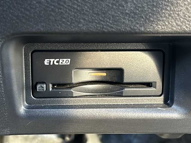 日産 セレナ ハイウェイスター V 山形県 2023(令5)年 2.7万km プリズムホワイト 禁煙車/４WD/プロパイロット/ブラインドスポットモニター/横滑り防止装置/レーンキープアシスト/全方位カメラ/デジタルインナーミラー/オートマチックハイビーム/純正ナビ/（Bluetooth/フルセグ/AM/FM/AppleCarPlay)/フリップダウンモニター/置くだけ充電/アイドリングストップ/ステアリングスイッチ/パドルシフト/ステアリングヒーター/両側パワースライドドア/前席・２列目シートヒーター/ETC2.0/電動格納ミラー/ドアバイザー/純正アルミホイール