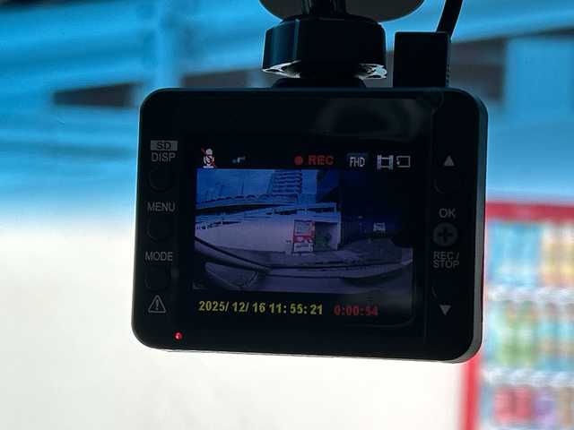 ホンダ フリード G 広島県 2023(令5)年 1.7万km トワイライトミストブラックパール 禁煙車/ホンダセンシング/・衝突軽減ブレーキ/・路外逸脱抑制機能/・車線維持支援システム/・アダプティブクルーズコントロール/・歩行者事故低減ステアリング/・誤発進抑制機能/・後方誤発進抑制機能/・標識認識機能/・先行者発進お知らせ機能/Sパッケージ/・ＬＥＤアダプティブコーナリングライト/・本革巻ステアリングホイール/・コンビシート/・純正15インチアルミホイール/純正9インチナビ/Bluetooth/CD/DVD/SD/USB/Apple CarPlay/バックカメラ/フルセグテレビ/シートヒーター/コーナーセンサー/ビルトインETC2.0/アイドリングストップ/LEDオートライト/ヘッドライトオートレベライザー/タイヤアングルガイド/ウォークスルー/ワイパーデアイサ―/ステアリングスイッチ/純正フロアマット/純正ドアバイザー/ドライブレコーダー【ADR-300S】/スマートキー/スペアキー/プッシュスタート