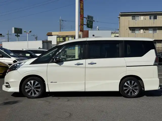 日産 セレナ ハイウェイスター Vセレクション 千葉県 2018(平30)年 4.1万km ブリリアントホワイトパール 衝突軽減ブレーキ/レーンキープアシスト/コーナーセンサー/クルーズコントロール/純正SDナビ(MM317D-W)/フルセグTV/Bluetooth/全方位カメラ/ETC/両側パワースライドドア/プッシュスタート/スマートキー/LEDヘッド/オートライト/ドアバイザー/電動格納/ウインカーミラー/フロアマット/純正アルミホイール/取扱説明書