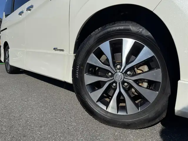 日産 セレナ ハイウェイスター Vセレクション 千葉県 2018(平30)年 4.1万km ブリリアントホワイトパール 衝突軽減ブレーキ/レーンキープアシスト/コーナーセンサー/クルーズコントロール/純正SDナビ(MM317D-W)/フルセグTV/Bluetooth/全方位カメラ/ETC/両側パワースライドドア/プッシュスタート/スマートキー/LEDヘッド/オートライト/ドアバイザー/電動格納/ウインカーミラー/フロアマット/純正アルミホイール/取扱説明書