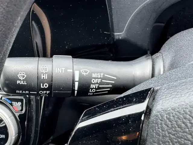 トヨタ アクア S 滋賀県 2017(平29)年 5.4万km クリアエメラルドパールクリスタルシャイン スマートエントリーパッケージ/純正SDナビ/・NSCP-W64/・CD/Bluetooth/AUX/ワンセグ/セーフティセンス/横滑り防止/衝突軽減ブレーキ/レーンキープアシスト/電動格納ウィンカーミラー/ステアスイッチ/オートエアコン/Wエアバック/ABS/プッシュスタート/スマートキー/リアスポイラー/シャークアンテナ