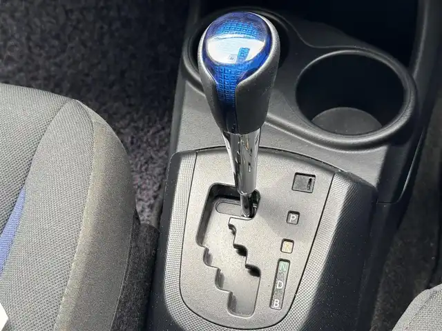 トヨタ アクア S 滋賀県 2017(平29)年 5.4万km クリアエメラルドパールクリスタルシャイン スマートエントリーパッケージ/純正SDナビ/・NSCP-W64/・CD/Bluetooth/AUX/ワンセグ/セーフティセンス/横滑り防止/衝突軽減ブレーキ/レーンキープアシスト/電動格納ウィンカーミラー/ステアスイッチ/オートエアコン/Wエアバック/ABS/プッシュスタート/スマートキー/リアスポイラー/シャークアンテナ