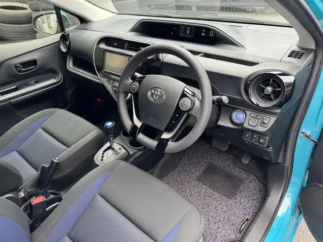 トヨタ アクア S 滋賀県 2017(平29)年 5.4万km クリアエメラルドパールクリスタルシャイン スマートエントリーパッケージ/純正SDナビ/・NSCP-W64/・CD/Bluetooth/AUX/ワンセグ/セーフティセンス/横滑り防止/衝突軽減ブレーキ/レーンキープアシスト/電動格納ウィンカーミラー/ステアスイッチ/オートエアコン/Wエアバック/ABS/プッシュスタート/スマートキー/リアスポイラー/シャークアンテナ