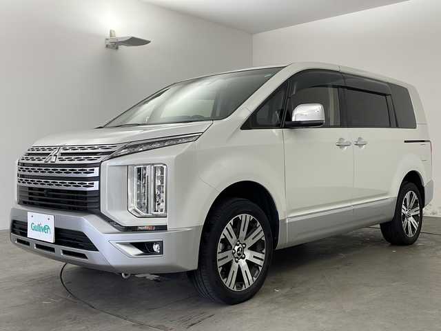 三菱 デリカＤ：５ P 兵庫県 2019(令1)年 4万km ウォームホワイトパール ・４WD/・e-Assist/・衝突被害軽減ブレーキシステム/・車線逸脱警報システム/・レーダークルーズコントロールシステム/・オートマチックハイビーム/・誤発進抑制機能（前進時）/・後側方車両検知警報システム（レーンチェンジアシスト機能付）/・後退時交差車両検知警報システム/・エマージェンシーストップシグナルシステム/・純正10.1型ナビ＆フルセグ＆BT＆DVD/・フリップダウンモニター/・マルチアラウンドモニター/・ETC/・スマートキー/・プッシュスタート/・両側パワースライドドア/・ベットキット車載/・前後ドライブレコーダー/・シートヒーター/・マルチLEDヘッドライト（ハイ／ロービーム、光軸自動調整機構付）/・LEDポジションランプ /・LEDフォグランプ/・ステアリングヒーター/・運転席＆助手席SRSエアバッグ/・SRSカーテンエアバッグ、運転席SRSニーエアバッグ